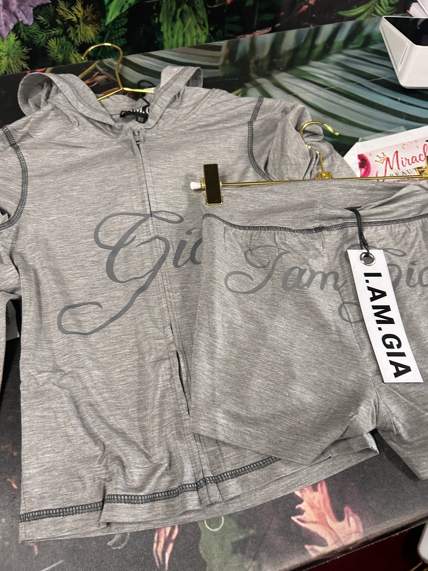 Gray I am Gia short set